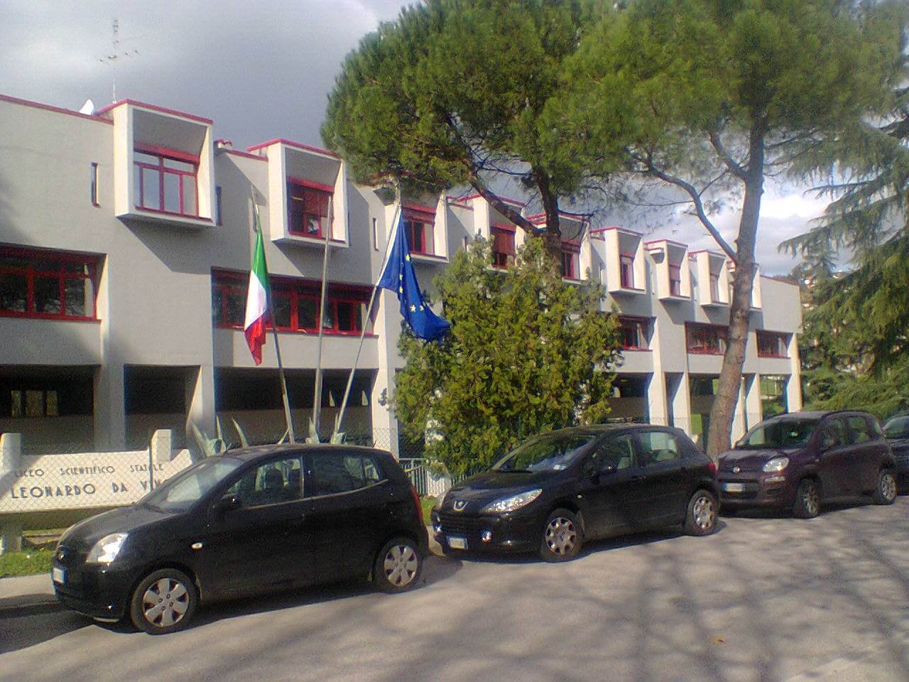 Infissi liceo di Jesi