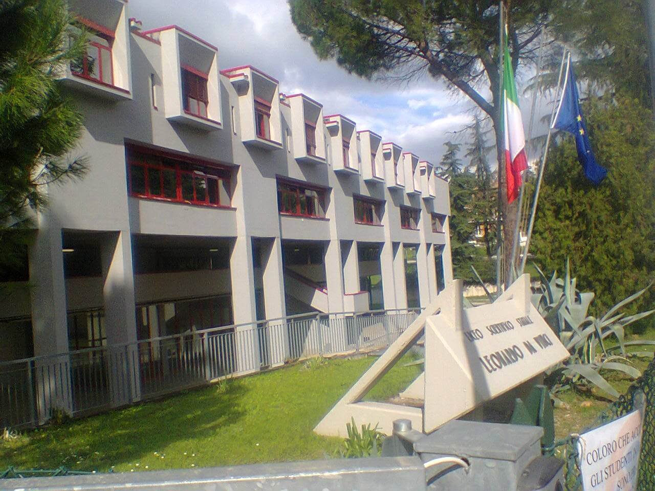 Infissi liceo di Jesi